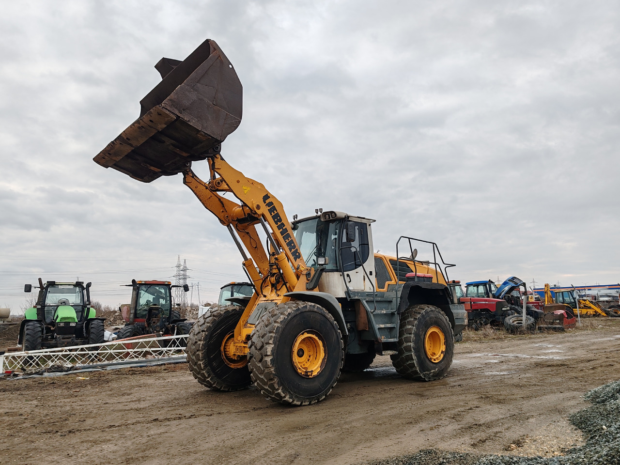 Liebherr L576 2plus2 - Chargeuse sur pneus: photos 3 Liebherr L576 2plus2 - Chargeuse sur pneus: photos 3