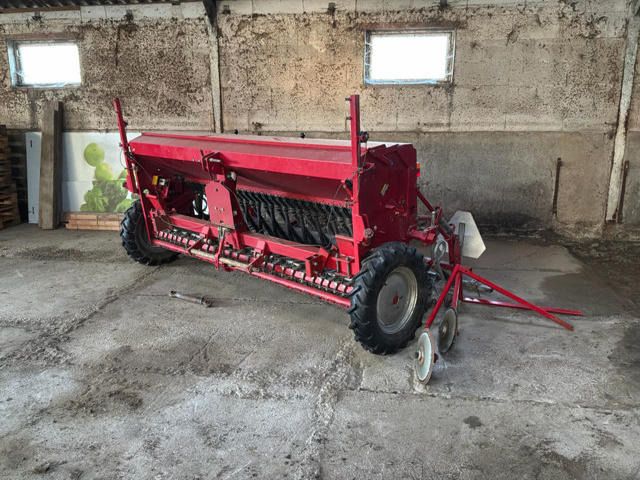 Kongschilde Demeter Classic 3000 - Engins de chantier: photos 1 Kongschilde Demeter Classic 3000 - Engins de chantier: photos 1