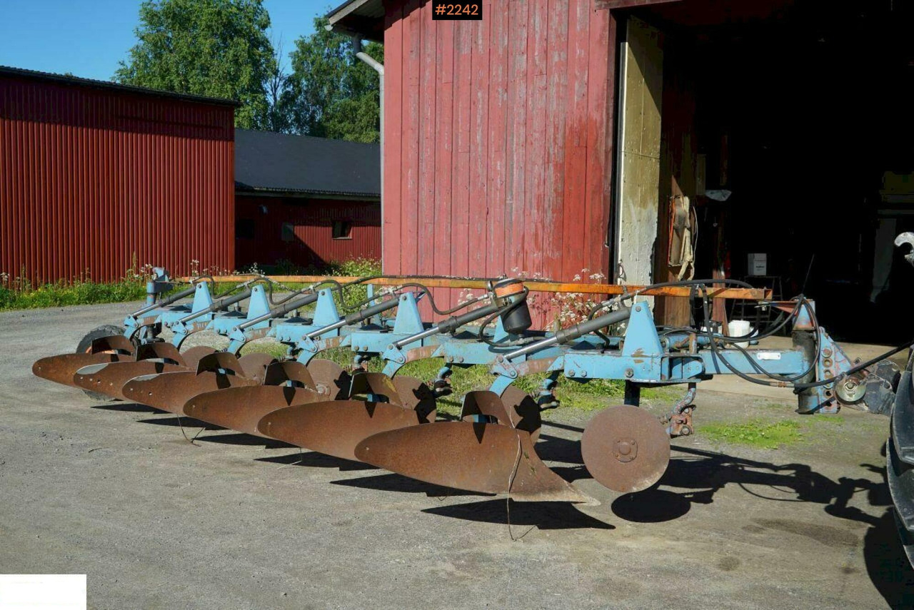 6-bladed plow Överum - Outils du sol: photos 1 6-bladed plow Överum - Outils du sol: photos 1