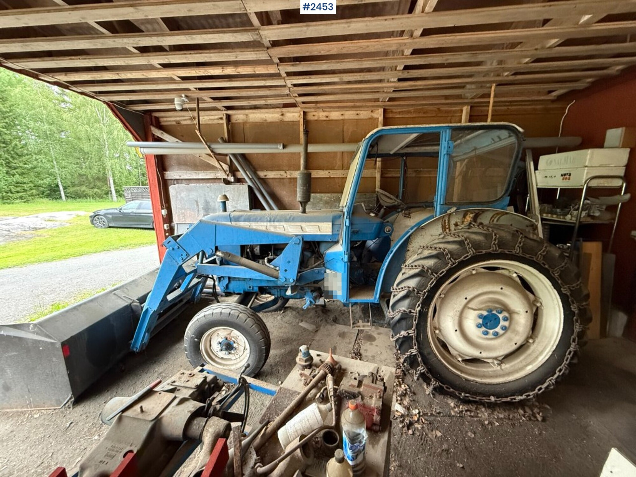 Ford Super Major 5000 with front loader Rep. object - Tracteur agricole: photos 1 Ford Super Major 5000 with front loader Rep. object - Tracteur agricole: photos 1