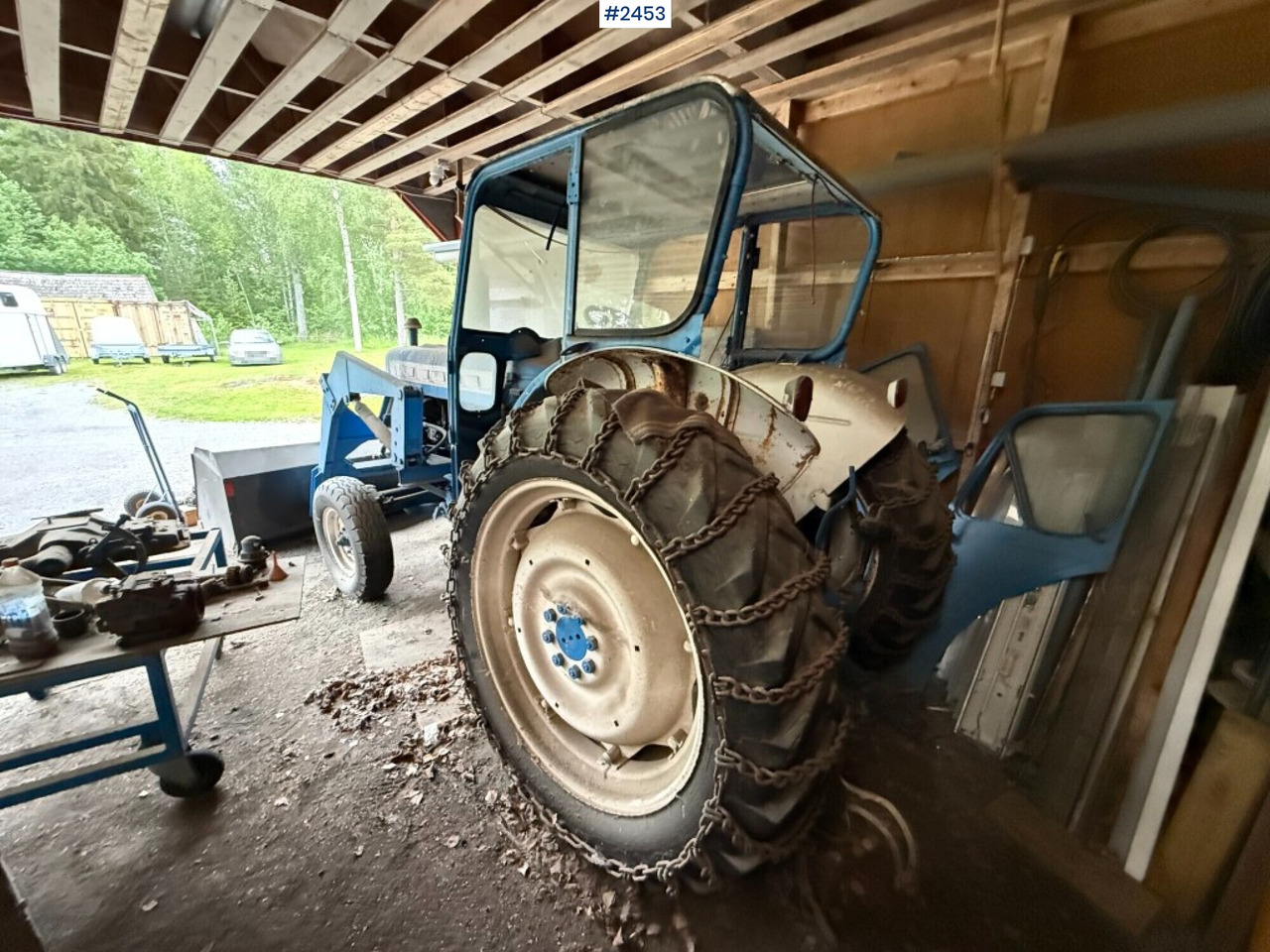 Ford Super Major 5000 with front loader Rep. object - Tracteur agricole: photos 3 Ford Super Major 5000 with front loader Rep. object - Tracteur agricole: photos 3