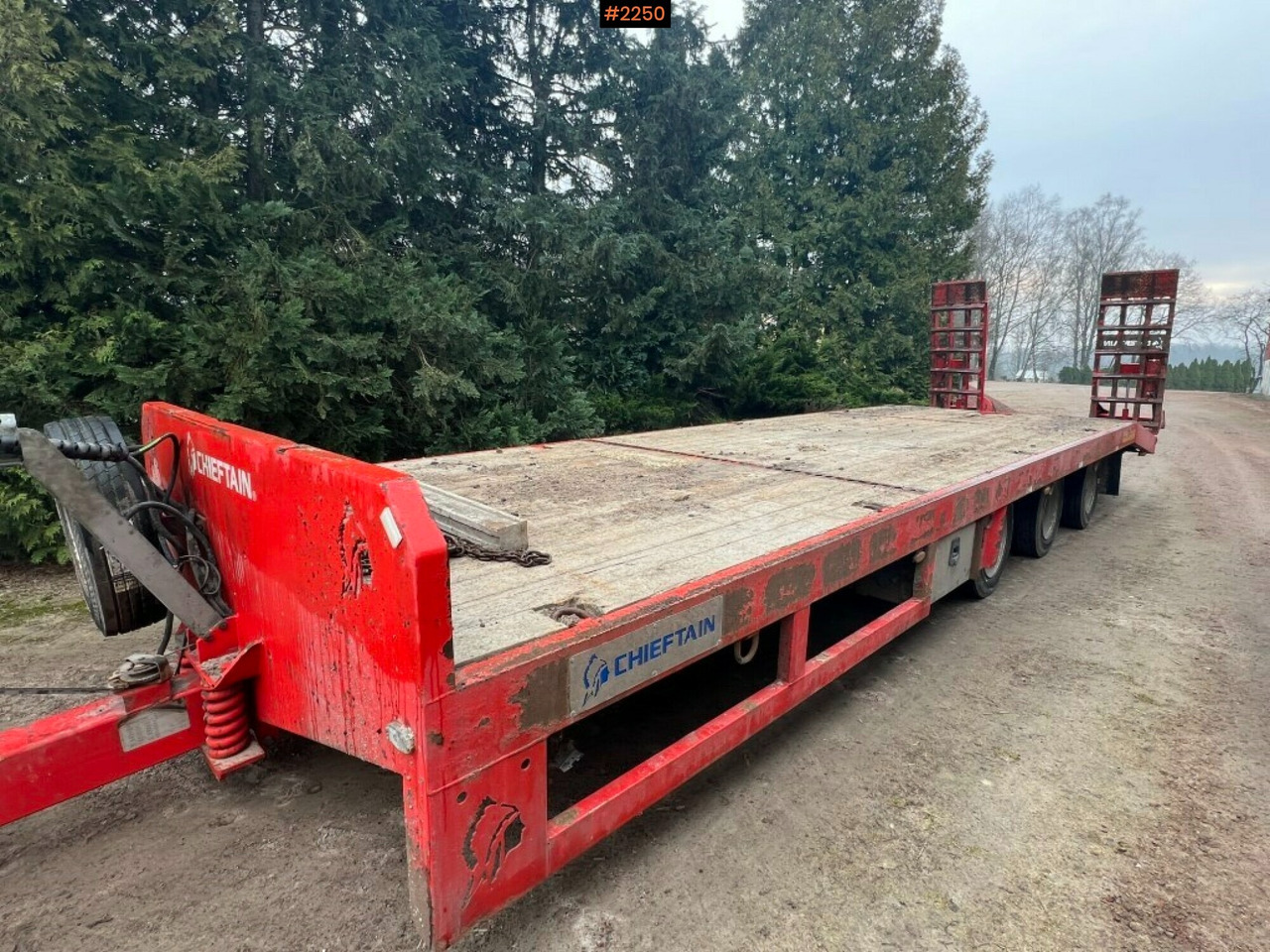 Machine trailer - Chieftain Trailers LTD - For tractor - Remorque porte-engin surbaissée: photos 4 Machine trailer - Chieftain Trailers LTD - For tractor - Remorque porte-engin surbaissée: photos 4