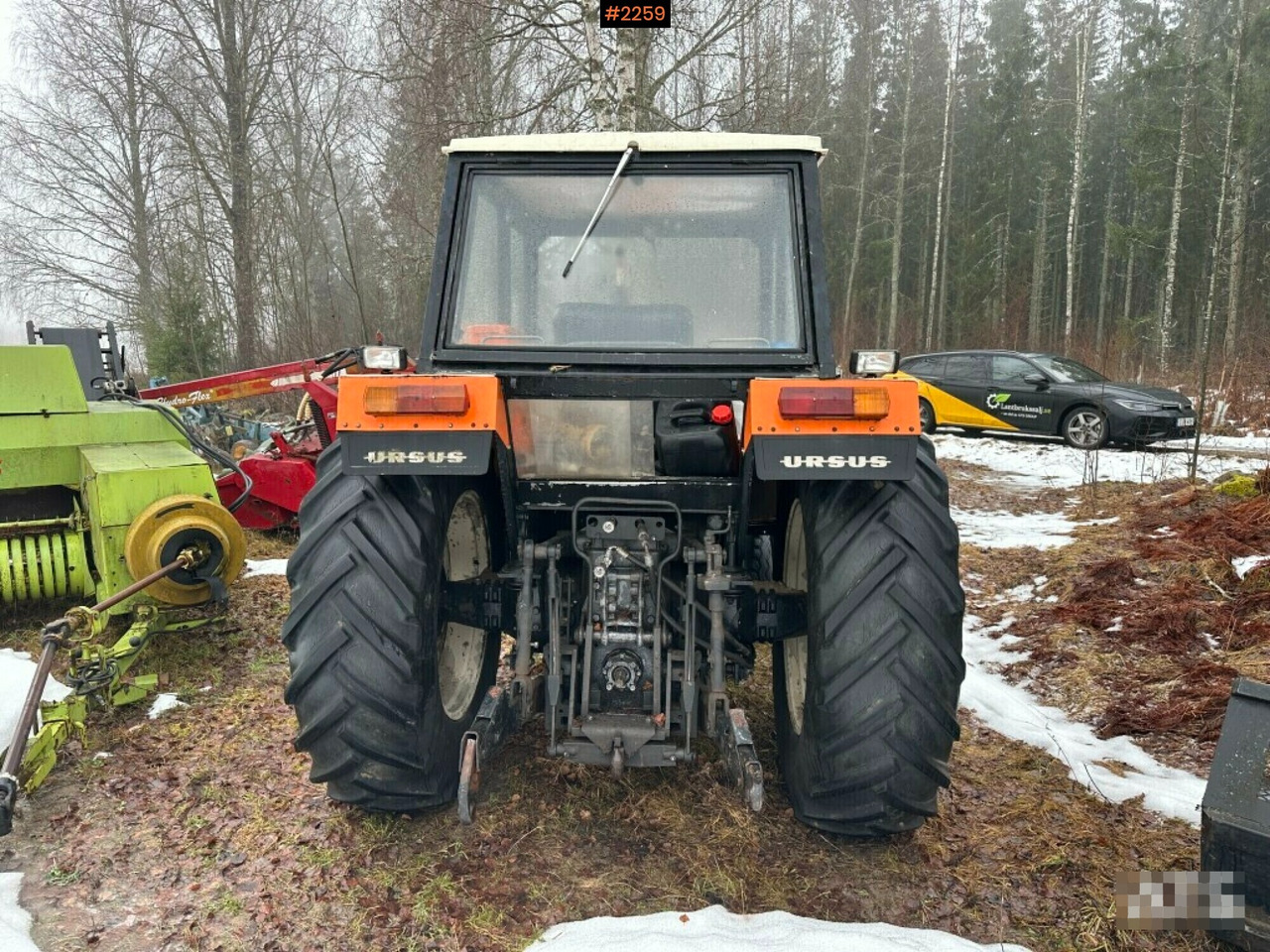 Tractor Ursus C385 Deluxe! with loader and implements - Tracteur agricole: photos 4 Tractor Ursus C385 Deluxe! with loader and implements - Tracteur agricole: photos 4