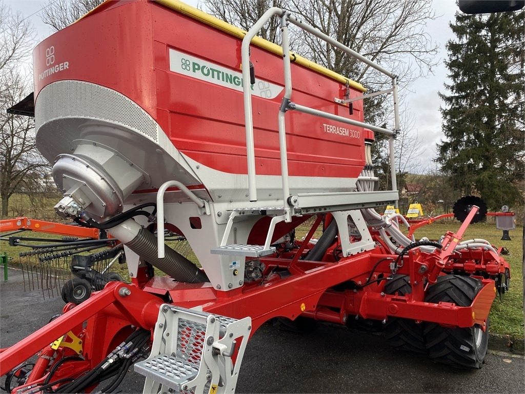 Pöttinger Terrasem 3000 D - Combiné de semis: photos 4 Pöttinger Terrasem 3000 D - Combiné de semis: photos 4