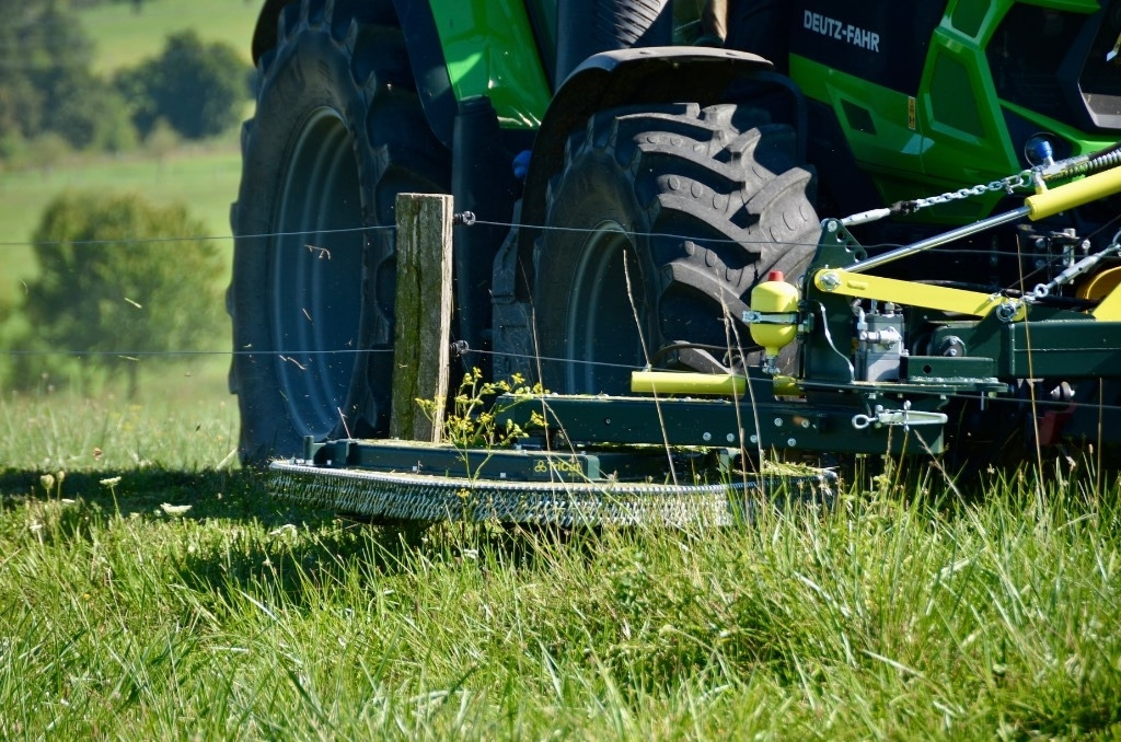 Zaunmäher TriCut A1250 Leitplankenmäher Pfahlmäher - Faucheuse: photos 3 Zaunmäher TriCut A1250 Leitplankenmäher Pfahlmäher - Faucheuse: photos 3