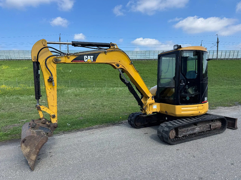 Caterpillar 305 CR 5 TON - Mini pelle: photos 1 Caterpillar 305 CR 5 TON - Mini pelle: photos 1