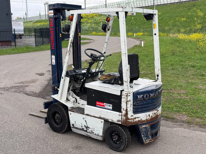 Komatsu Elektrische FB15-5 - Chariot élévateur électrique: photos 3 Komatsu Elektrische FB15-5 - Chariot élévateur électrique: photos 3