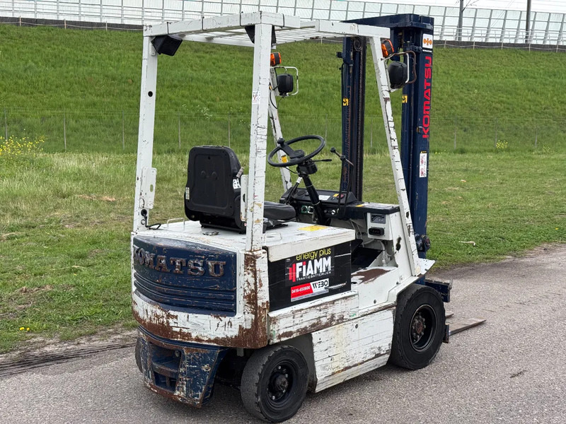 Komatsu Elektrische FB15-5 - Chariot élévateur électrique: photos 5 Komatsu Elektrische FB15-5 - Chariot élévateur électrique: photos 5