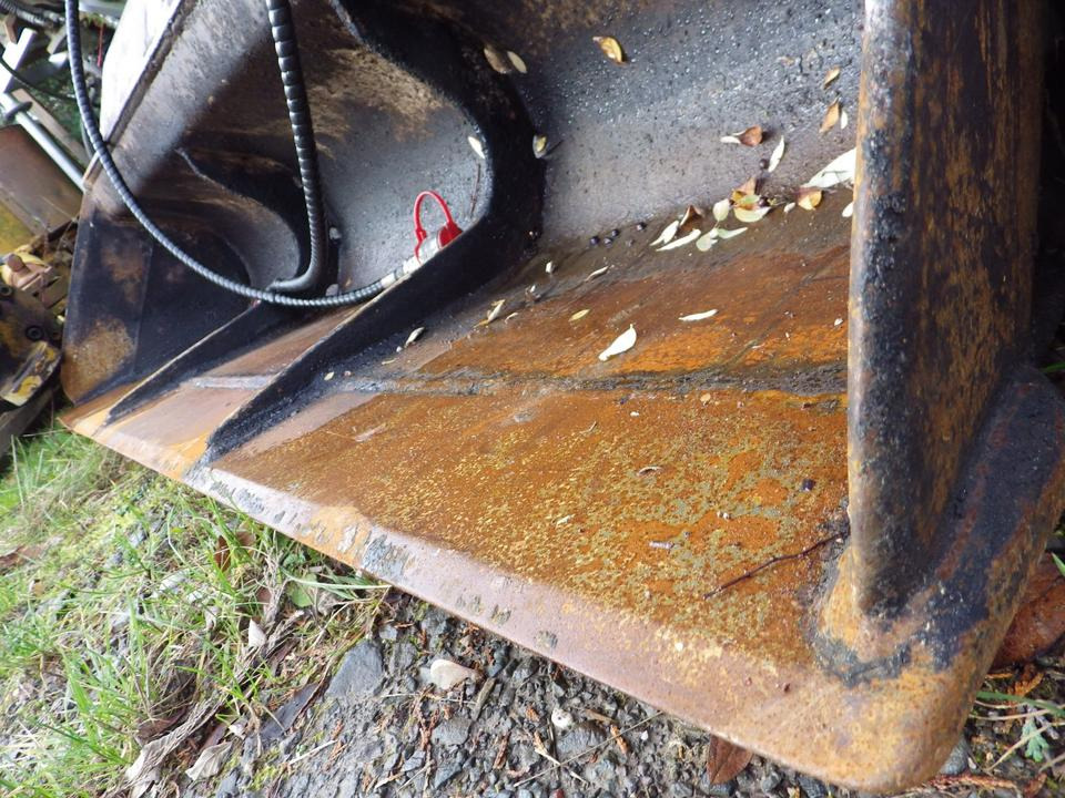 Grabenräumlöffel MS03 starr und schwenkbar+ MS08 hydraulisch - Godet pour pelle: photos 2 Grabenräumlöffel MS03 starr und schwenkbar+ MS08 hydraulisch - Godet pour pelle: photos 2