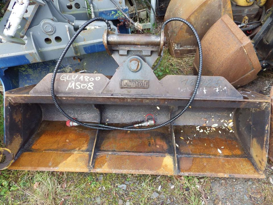 Grabenräumlöffel MS03 starr und schwenkbar+ MS08 hydraulisch - Godet pour pelle: photos 4 Grabenräumlöffel MS03 starr und schwenkbar+ MS08 hydraulisch - Godet pour pelle: photos 4