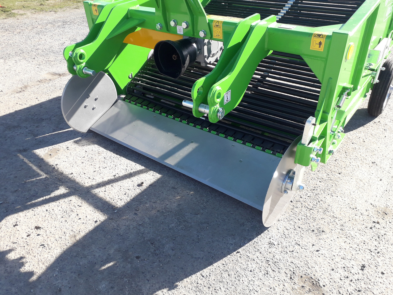 BOMET Arracheuse à Pommes de Terre 2 rangs UPUS - Arracheuse de pommes de terre: photos 2 BOMET Arracheuse à Pommes de Terre 2 rangs UPUS - Arracheuse de pommes de terre: photos 2