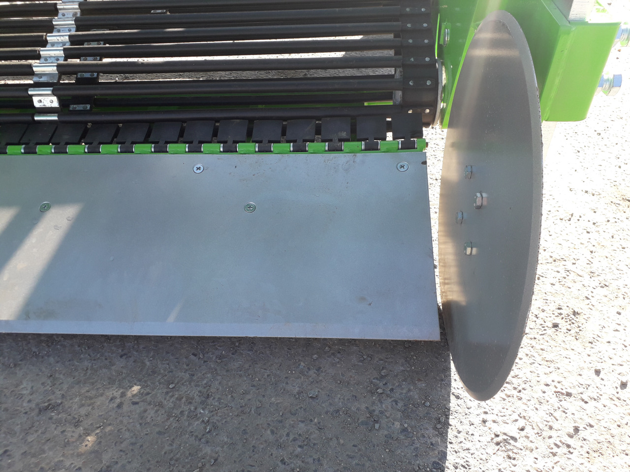 BOMET Arracheuse à Pommes de Terre 2 rangs UPUS - Arracheuse de pommes de terre: photos 3 BOMET Arracheuse à Pommes de Terre 2 rangs UPUS - Arracheuse de pommes de terre: photos 3