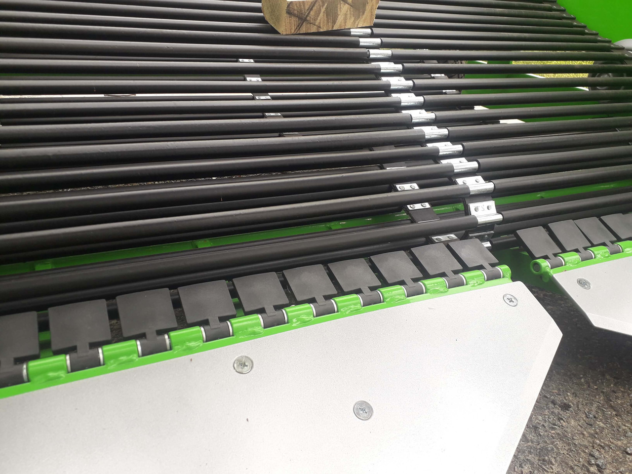 BOMET Arracheuse à Pommes de Terre UPUS - Arracheuse de pommes de terre: photos 5 BOMET Arracheuse à Pommes de Terre UPUS - Arracheuse de pommes de terre: photos 5