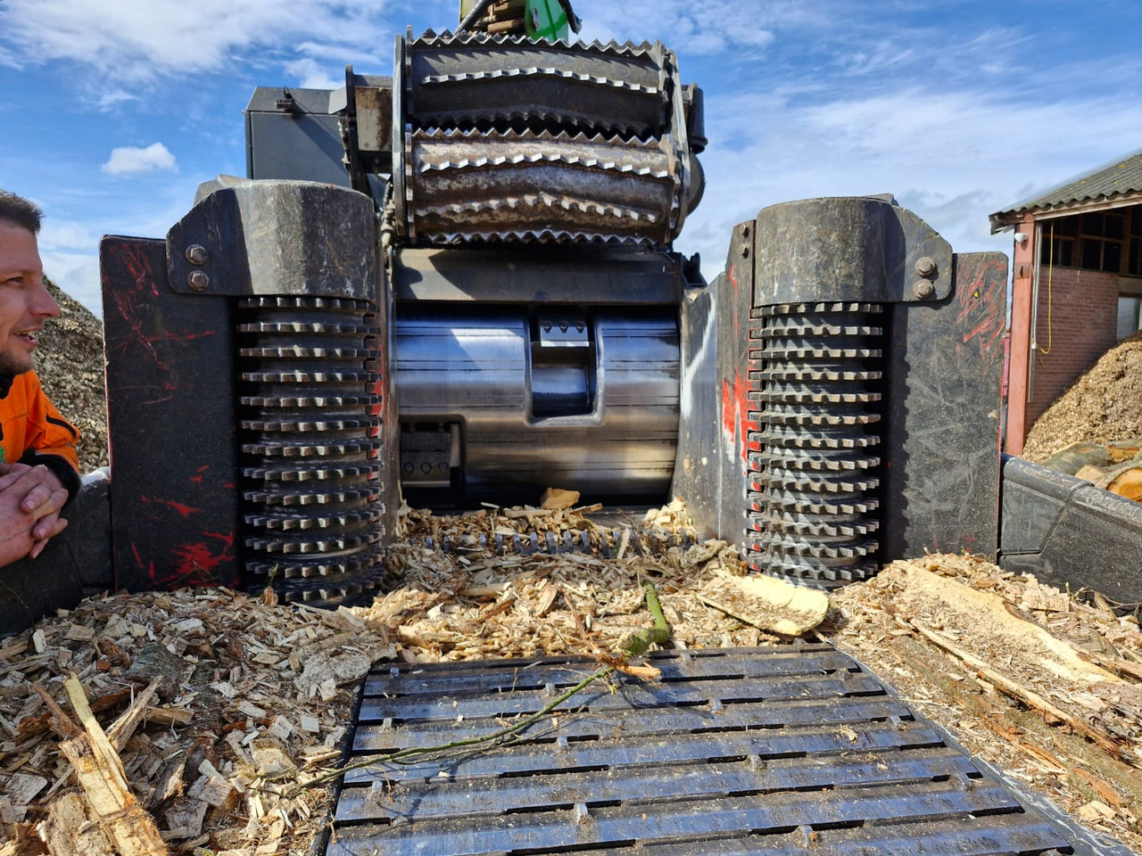 UFKES Greentec 972 Tracked Chipper - Broyeur de végétaux: photos 5 UFKES Greentec 972 Tracked Chipper - Broyeur de végétaux: photos 5