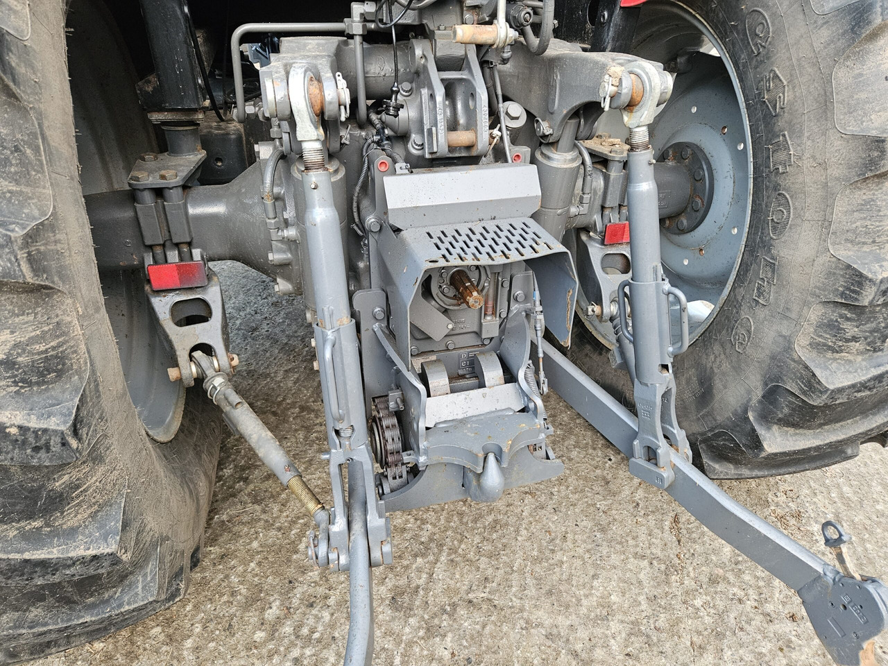 2013 MF 5440 4wd tractor, Very Nice. - Tracteur agricole: photos 4 2013 MF 5440 4wd tractor, Very Nice. - Tracteur agricole: photos 4