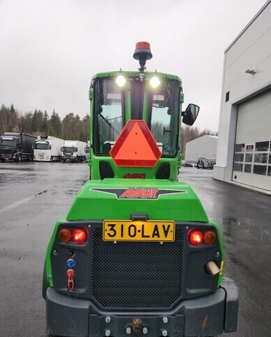 Avant760i - Valet de ferme: photos 4 Avant760i - Valet de ferme: photos 4