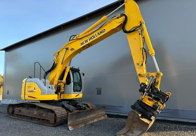 New Holland E235SR - Pelle sur chenille: photos 5 New Holland E235SR - Pelle sur chenille: photos 5