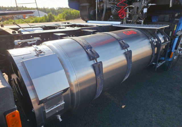 Tracteur routier IvecoStralis 460 4x2 CNG / LNG: photos 9