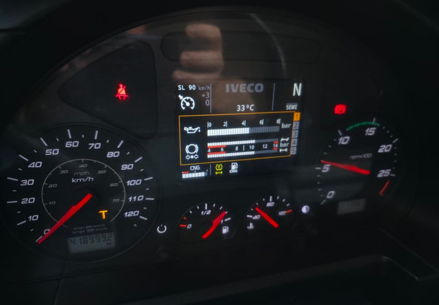 Tracteur routier IvecoStralis 460 4x2 CNG / LNG: photos 17