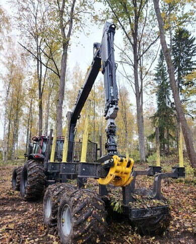 ValtraN123 + Kronos 140 4WDM + Cranab FC8 - Tracteur forestier, Remorque forestière: photos 3 ValtraN123 + Kronos 140 4WDM + Cranab FC8 - Tracteur forestier, Remorque forestière: photos 3