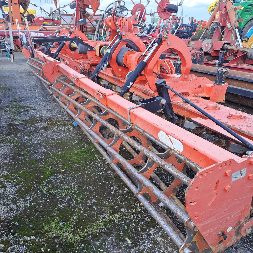 ERPICE ROTANTE MASCHIO AQUILA 7000 - Herse rotative: photos 5 ERPICE ROTANTE MASCHIO AQUILA 7000 - Herse rotative: photos 5