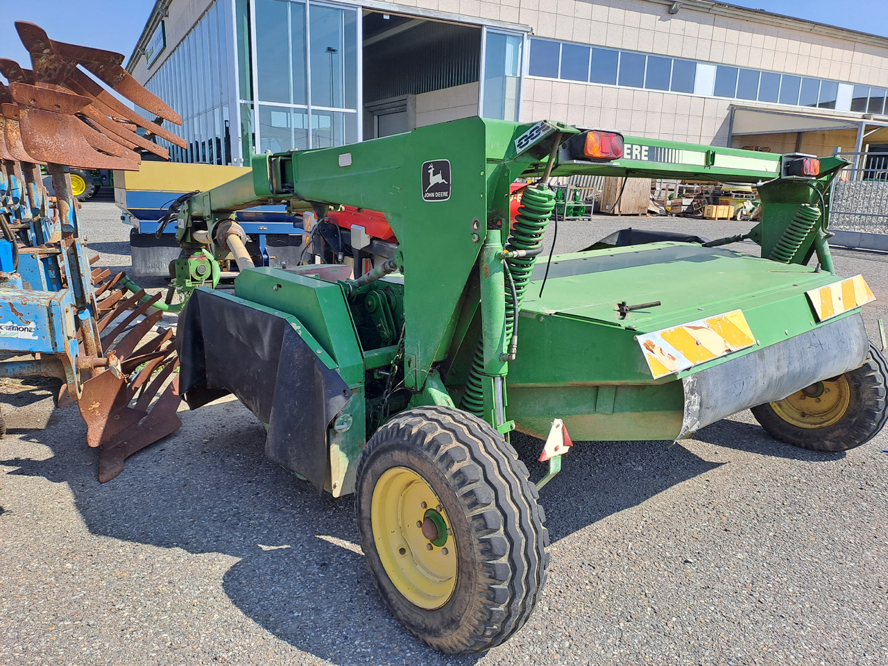 JOHN DEERE 1460 - Faucheuse: photos 1 JOHN DEERE 1460 - Faucheuse: photos 1