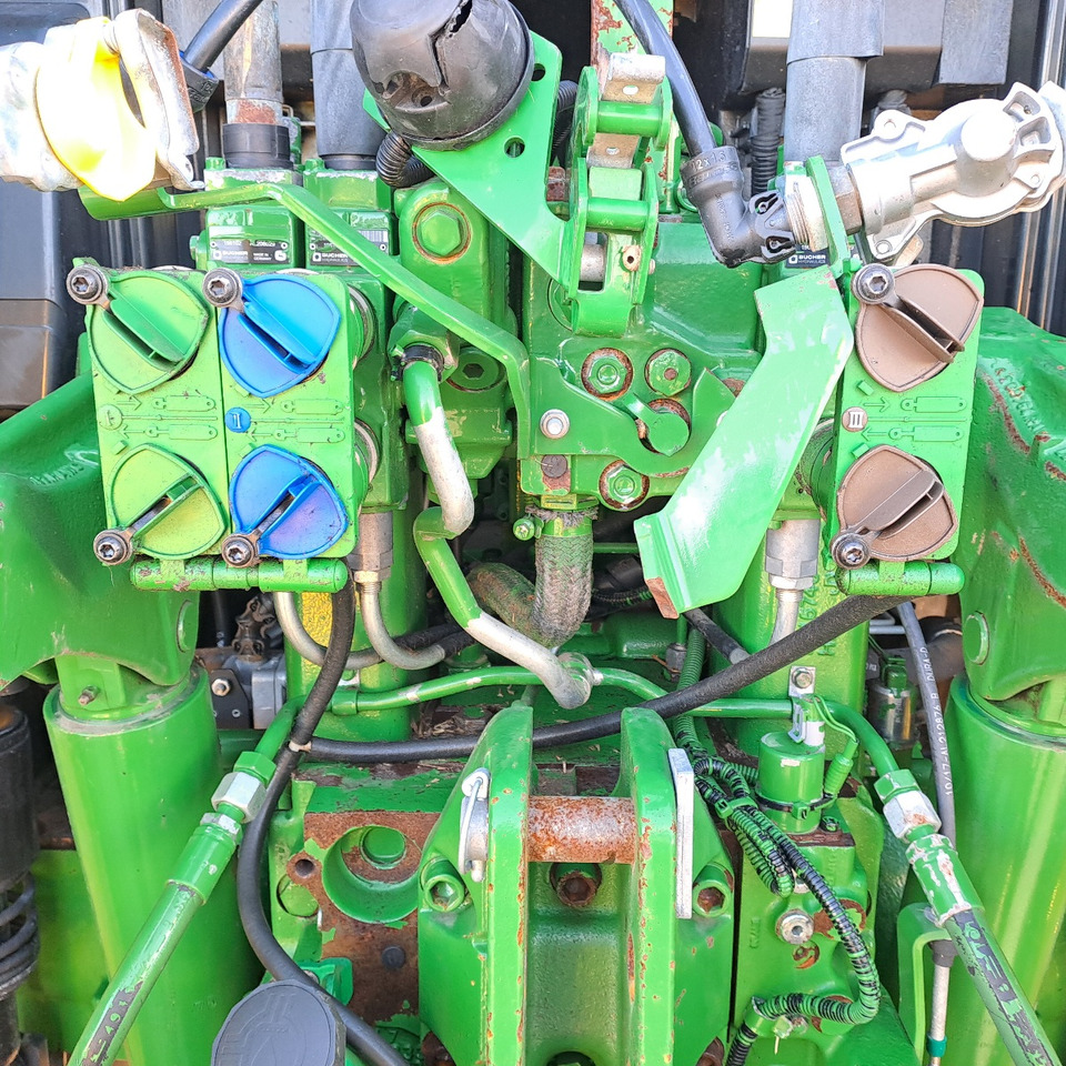 JOHN DEERE 6120 m - Tracteur agricole: photos 5 JOHN DEERE 6120 m - Tracteur agricole: photos 5