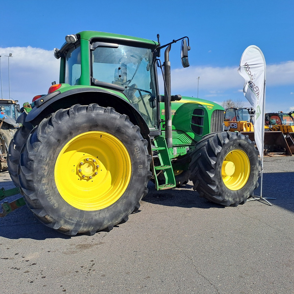 JOHN DEERE 7530 PREMIUM - Tracteur agricole: photos 2 JOHN DEERE 7530 PREMIUM - Tracteur agricole: photos 2