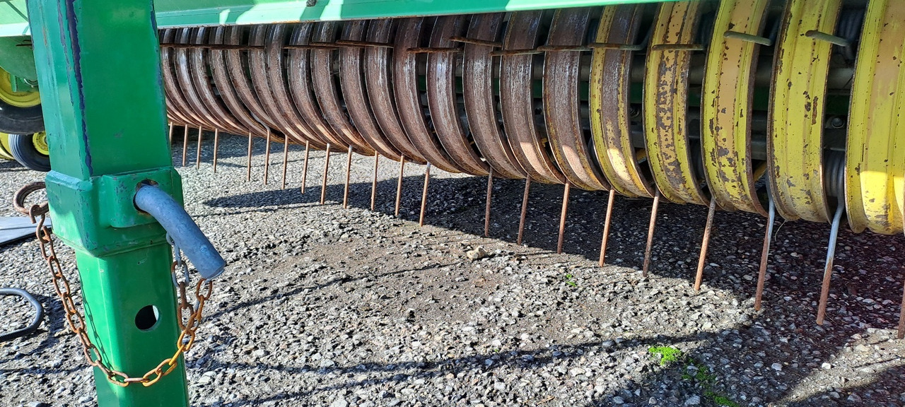 JOHN DEERE 960 - ASTA AGRIBERTOCCHI - Presse à balles rondes: photos 3 JOHN DEERE 960 - ASTA AGRIBERTOCCHI - Presse à balles rondes: photos 3