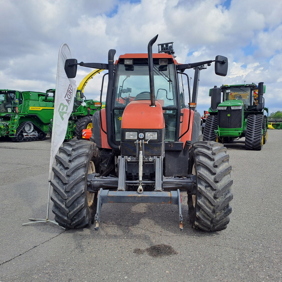 NEW HOLLAND FIATAGRI TS 110 - Tracteur agricole: photos 2 NEW HOLLAND FIATAGRI TS 110 - Tracteur agricole: photos 2
