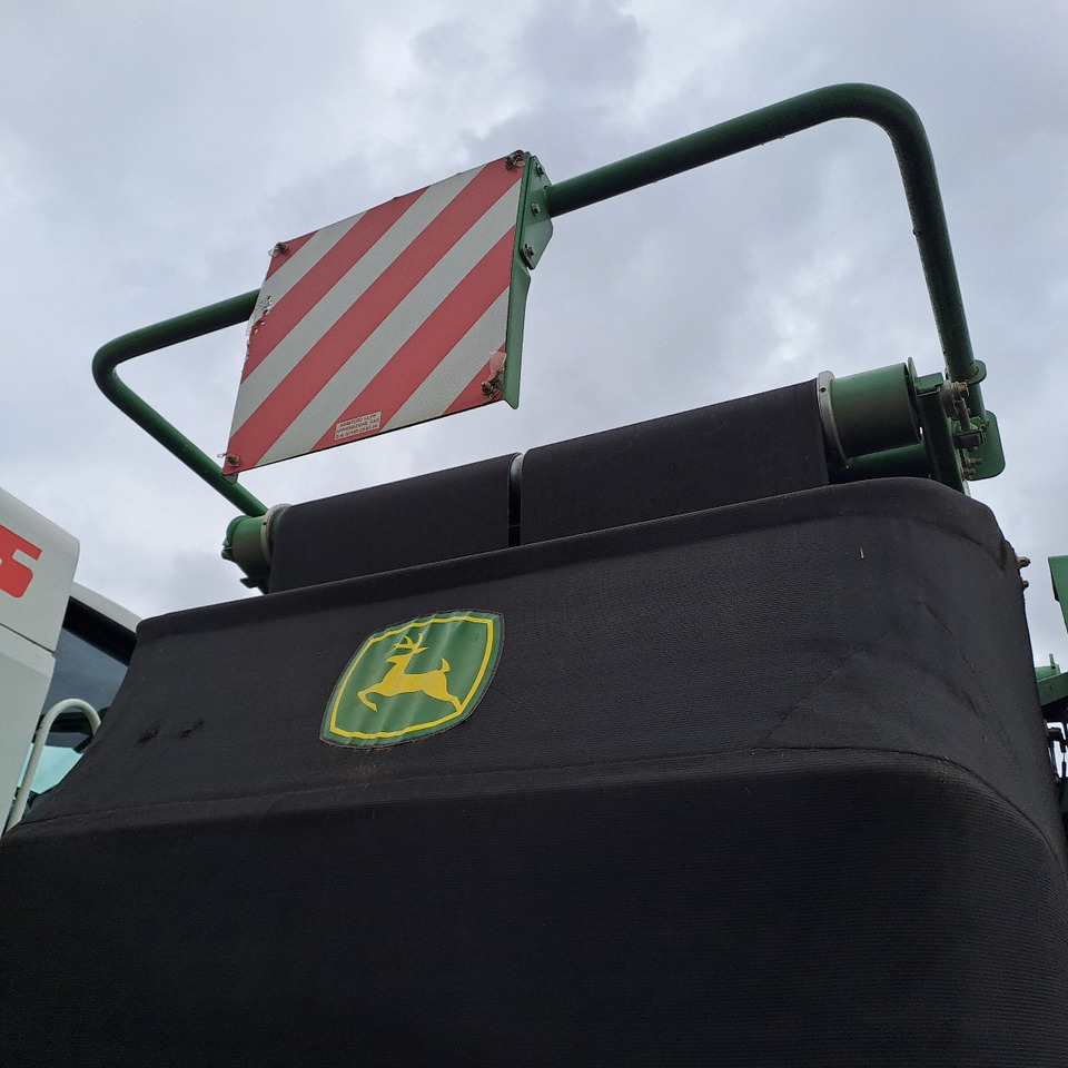 ROTOPRESSA JOHN DEERE 990 - Presse à balles rondes: photos 2 ROTOPRESSA JOHN DEERE 990 - Presse à balles rondes: photos 2