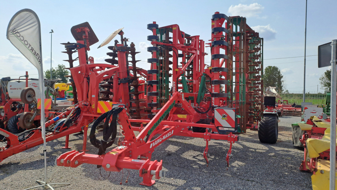VIBROCOLTIVATORE AGRO-MASZ AUC50 - Herse: photos 1 VIBROCOLTIVATORE AGRO-MASZ AUC50 - Herse: photos 1