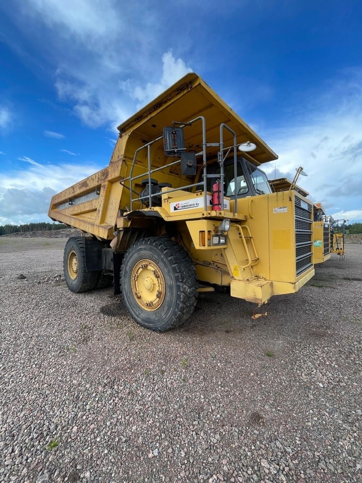 Tombereau rigide Komatsu HD 465-7E0, 2x HD 405-6, total 3 pcs: photos 18