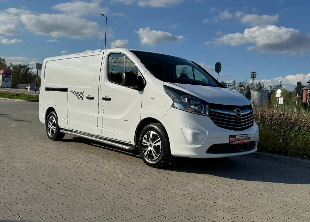 Opel Vivaro L2H1 LONG Zderzak listwy kolor Klimatyzacja Sprowadzony BRUTTO CENA - Fourgon utilitaire: photos 4 Opel Vivaro L2H1 LONG Zderzak listwy kolor Klimatyzacja Sprowadzony BRUTTO CENA - Fourgon utilitaire: photos 4