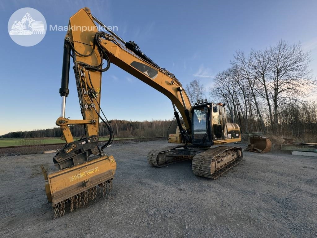 CAT 324 D L - Pelle sur chenille: photos 1 CAT 324 D L - Pelle sur chenille: photos 1
