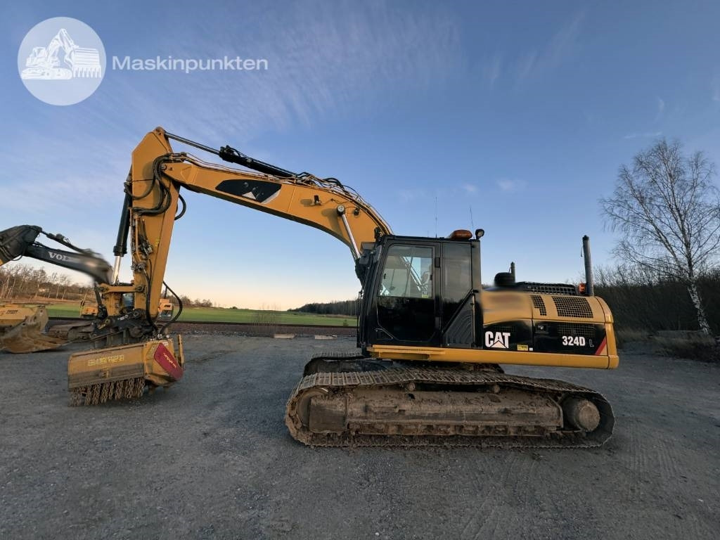 CAT 324 D L - Pelle sur chenille: photos 2 CAT 324 D L - Pelle sur chenille: photos 2