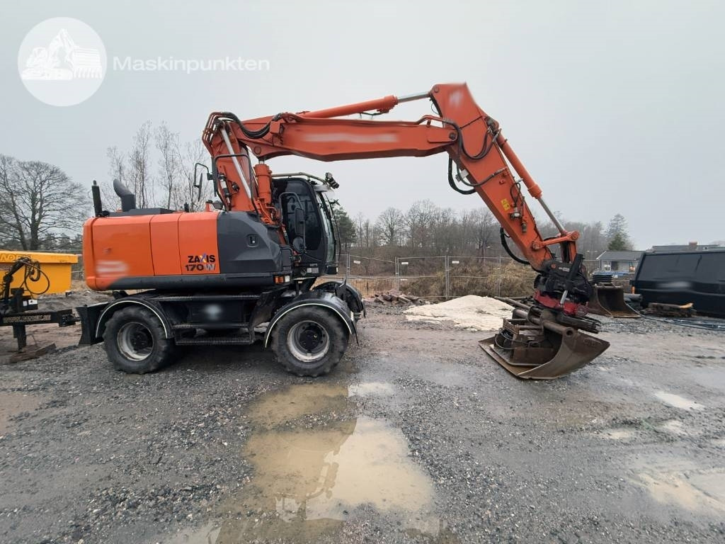 Hitachi ZX 170 W-5 B - Pelle sur pneus: photos 5 Hitachi ZX 170 W-5 B - Pelle sur pneus: photos 5
