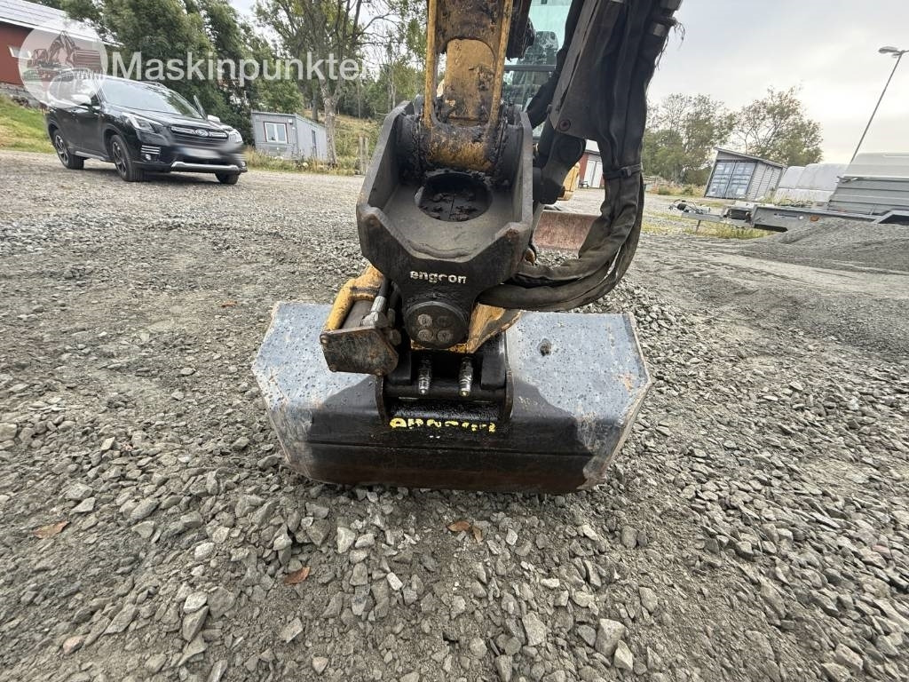 Mini pelle Komatsu PC 26 MR: photos 13
