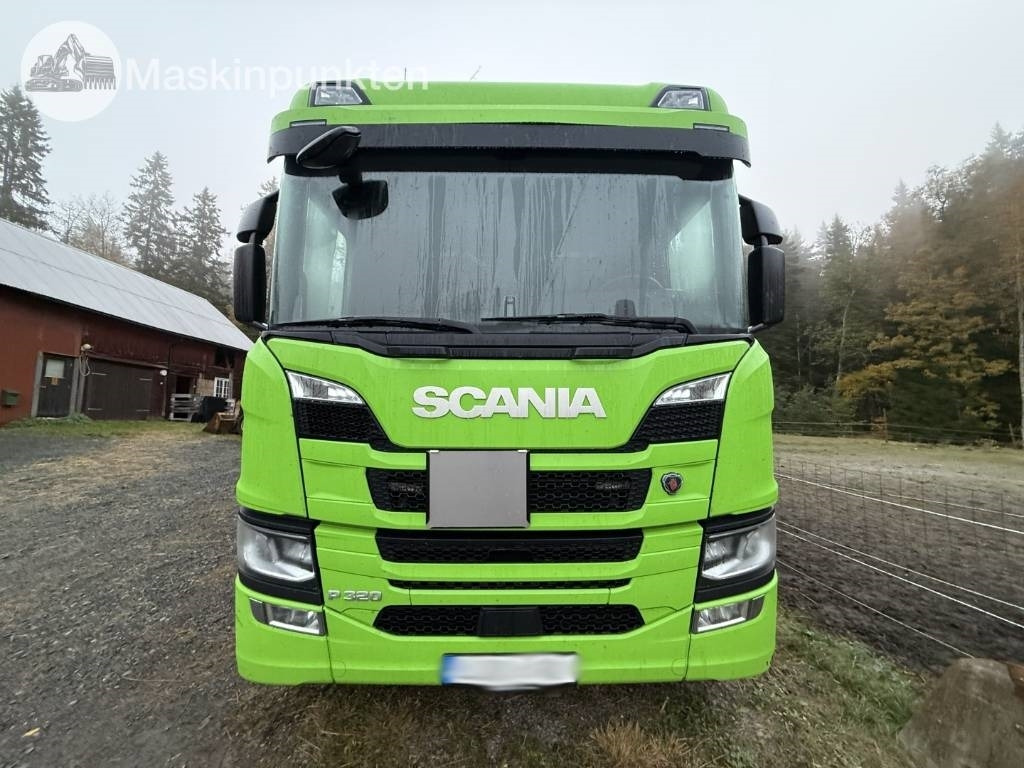 Scania P 320  - Camion fourgon: photos 2 Scania P 320  - Camion fourgon: photos 2