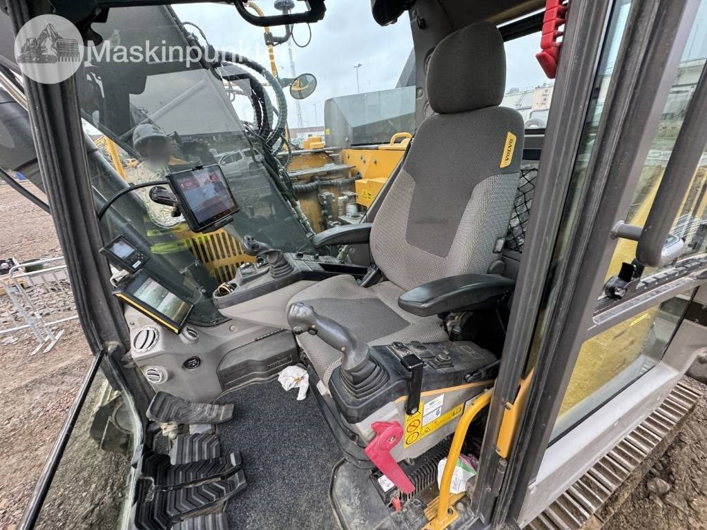 Pelle sur chenille Volvo ECR 145 EL: photos 44