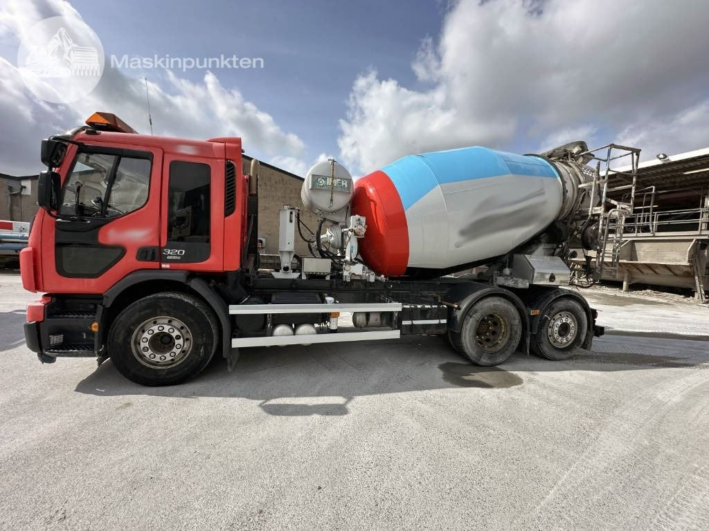 Camion malaxeur Volvo FE 320: photos 10