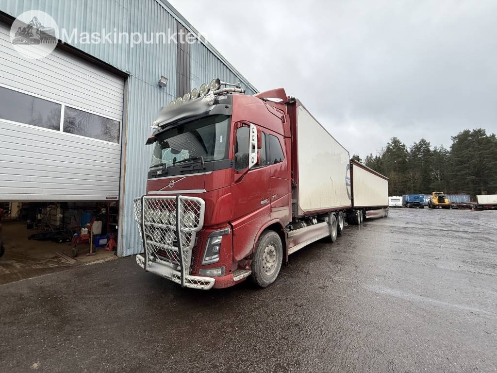 Volvo FH 16 - Camion grumier: photos 1 Volvo FH 16 - Camion grumier: photos 1