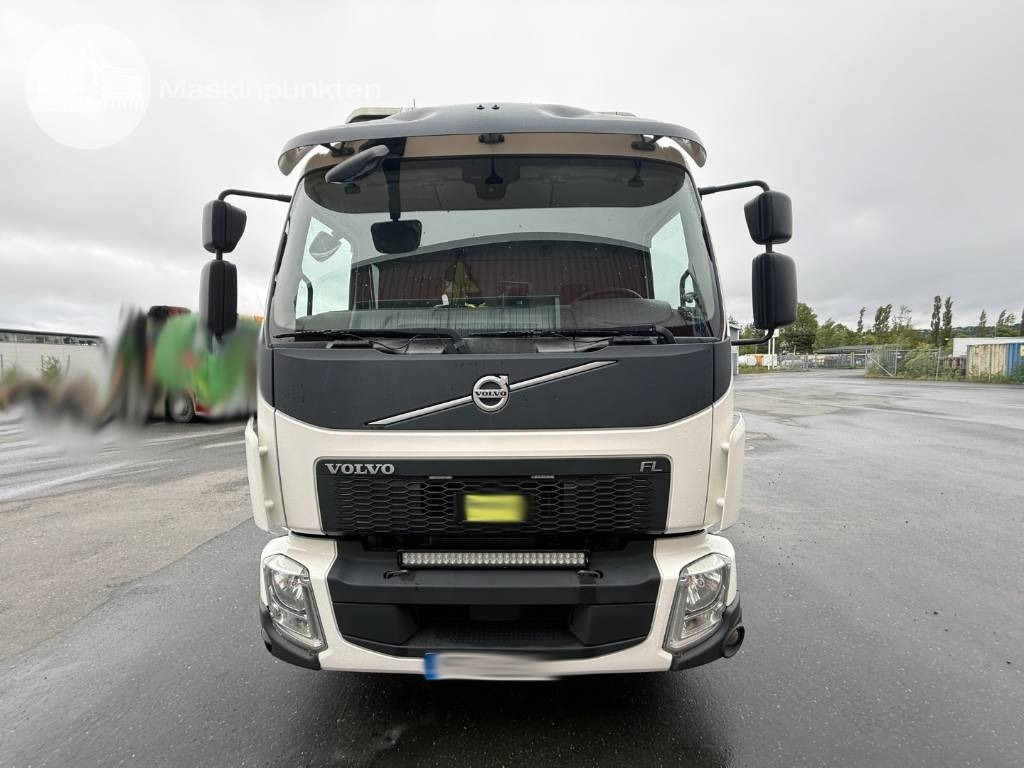 Volvo FL 260 - Camion grue: photos 3 Volvo FL 260 - Camion grue: photos 3