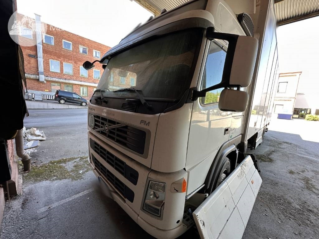 Volvo FM 300 - Camion fourgon: photos 4 Volvo FM 300 - Camion fourgon: photos 4