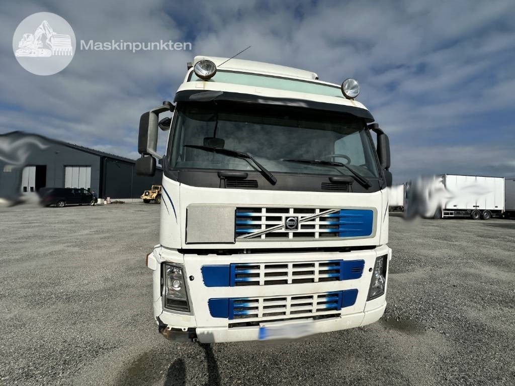 Volvo FM 480 - Camion fourgon: photos 3 Volvo FM 480 - Camion fourgon: photos 3