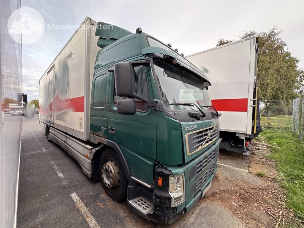 Volvo FM 9 300 - Camion fourgon: photos 1 Volvo FM 9 300 - Camion fourgon: photos 1