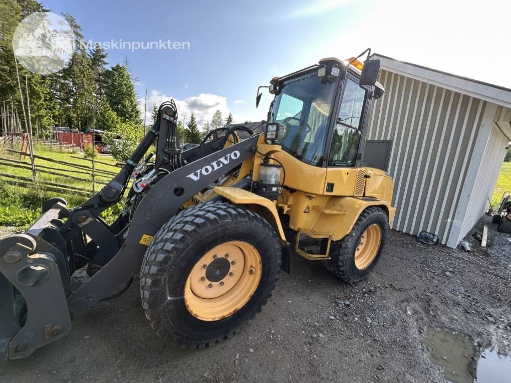 Volvo L 35 G - Chargeuse sur pneus: photos 1 Volvo L 35 G - Chargeuse sur pneus: photos 1
