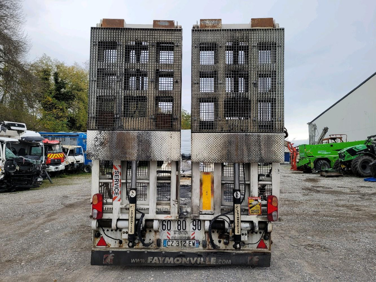 FAYMONVILLE FAYONWILL MULTIMAX - Semi-remorque surbaissé: photos 5 FAYMONVILLE FAYONWILL MULTIMAX - Semi-remorque surbaissé: photos 5