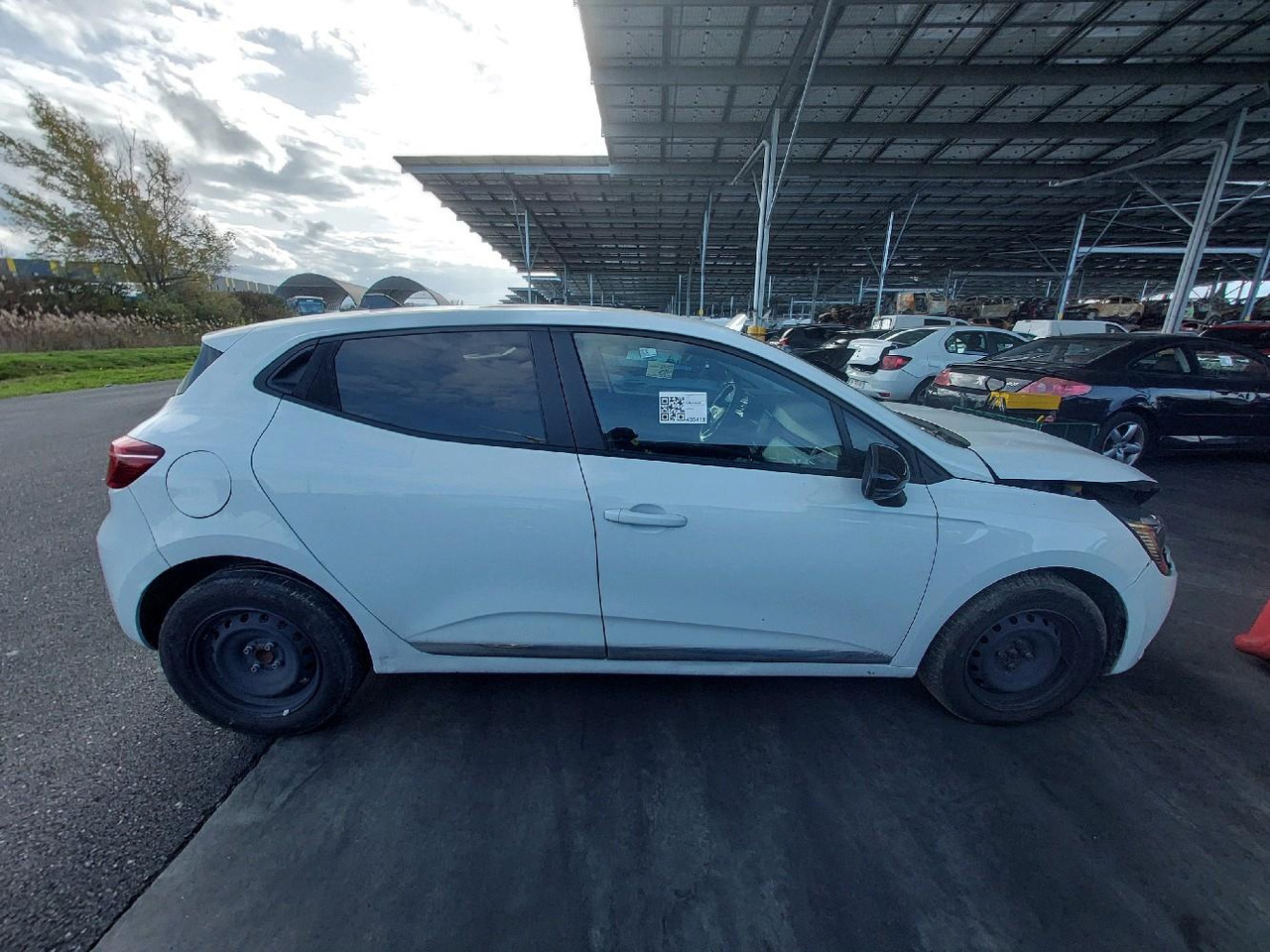 RENAULT CLIO V 1.0 TCE 90 EVOLUTION - Voiture: photos 3 RENAULT CLIO V 1.0 TCE 90 EVOLUTION - Voiture: photos 3