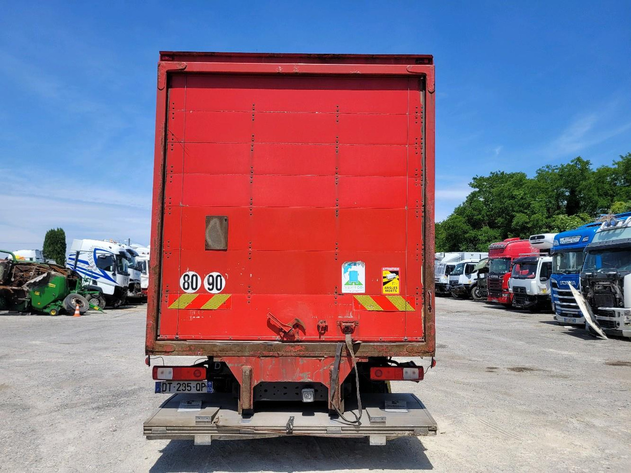 RENAULT D19 WIDE - Camion fourgon: photos 5 RENAULT D19 WIDE - Camion fourgon: photos 5